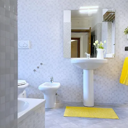 Dimora Maddelena - 20 Mins From Duomo * Milan